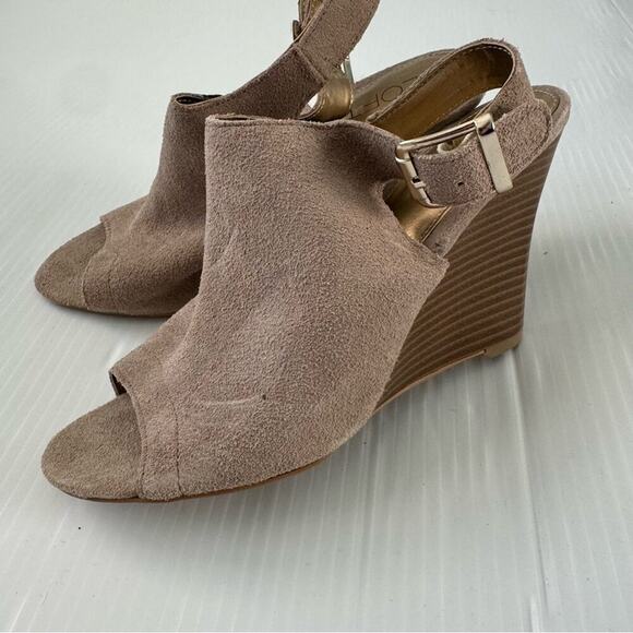 NWOT Ann Taylor Loft suede peep toe wedges tan size 7 stacked heel - Picture 2 of 12